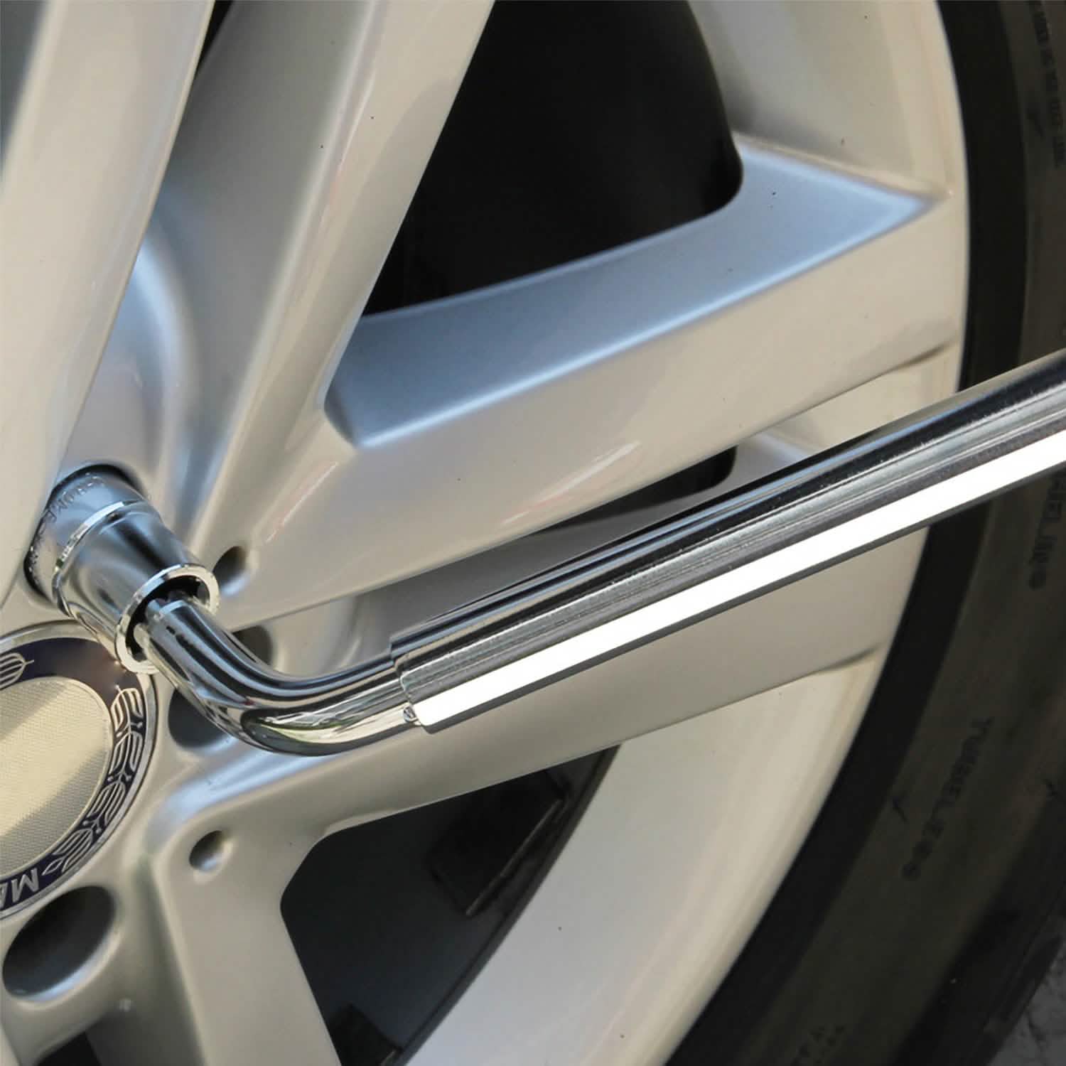 Clé démonte-roue télescopique avec douilles en acier chrome-vanadium
