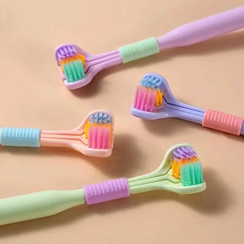 Brosse à dents à trois côtés à brins souples