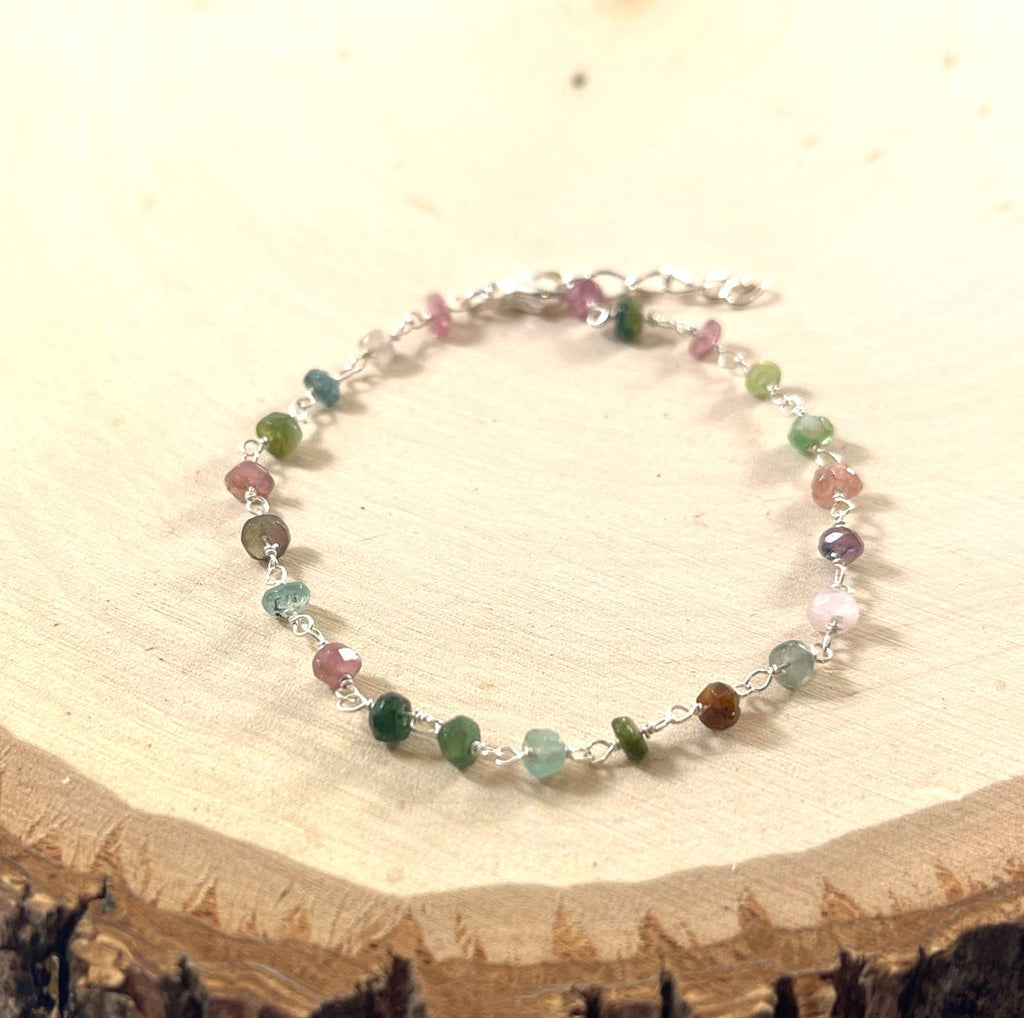 Bracelet en argent sterling et tourmaline, fil enroulé