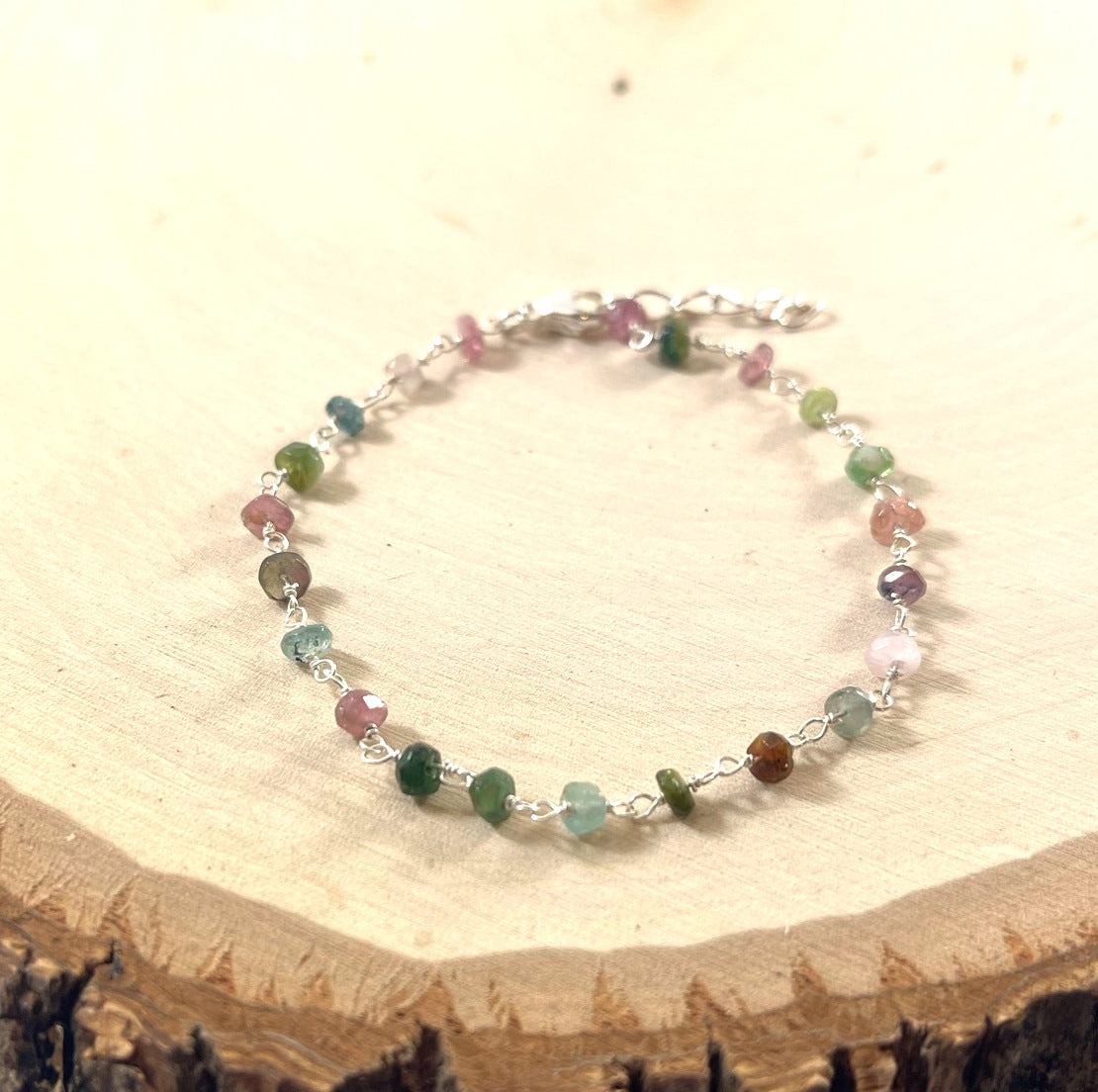 Bracelet en argent sterling et tourmaline, fil enroulé