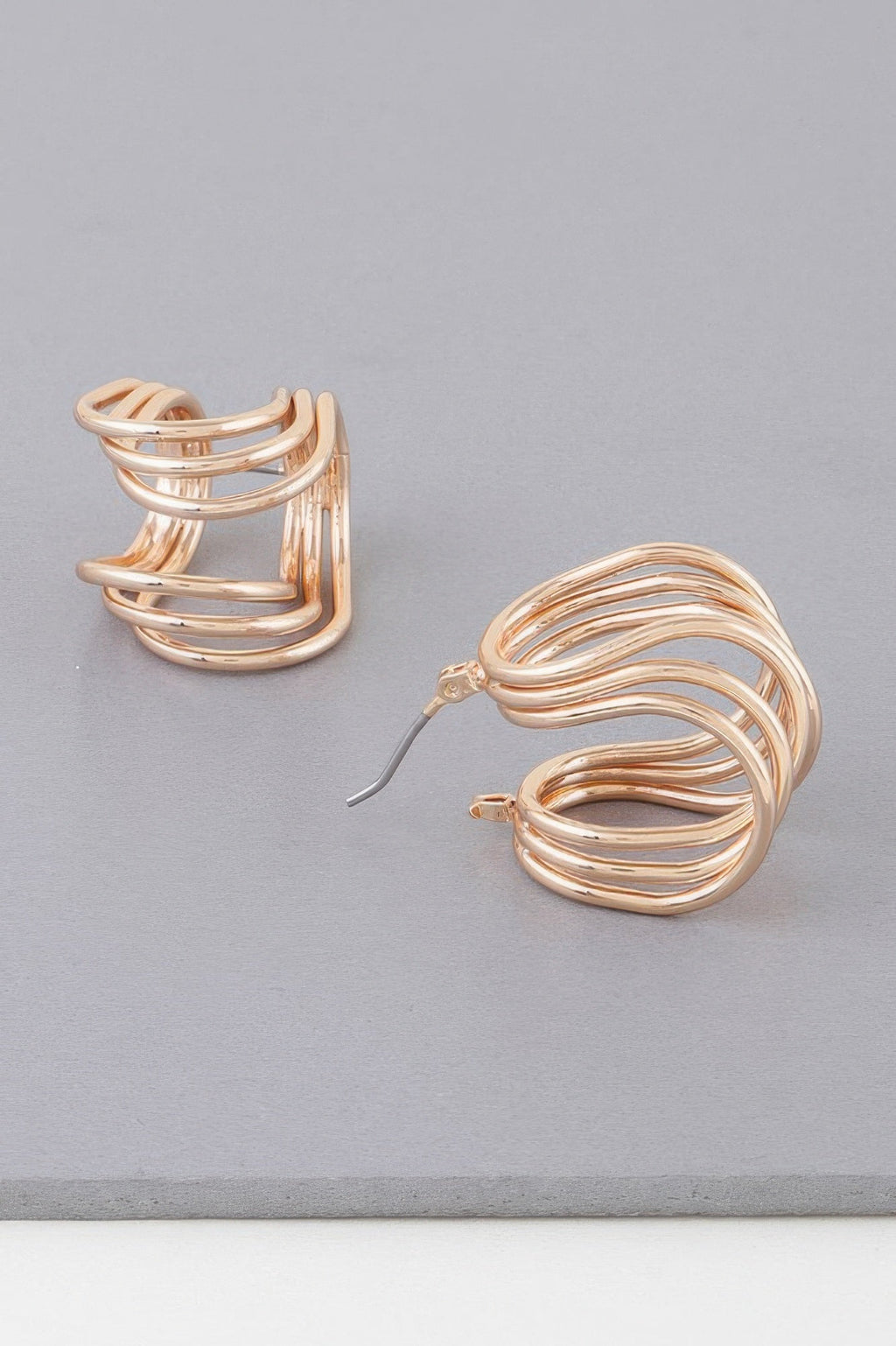 Boucles d'oreilles créoles triple enroulées fil brillant