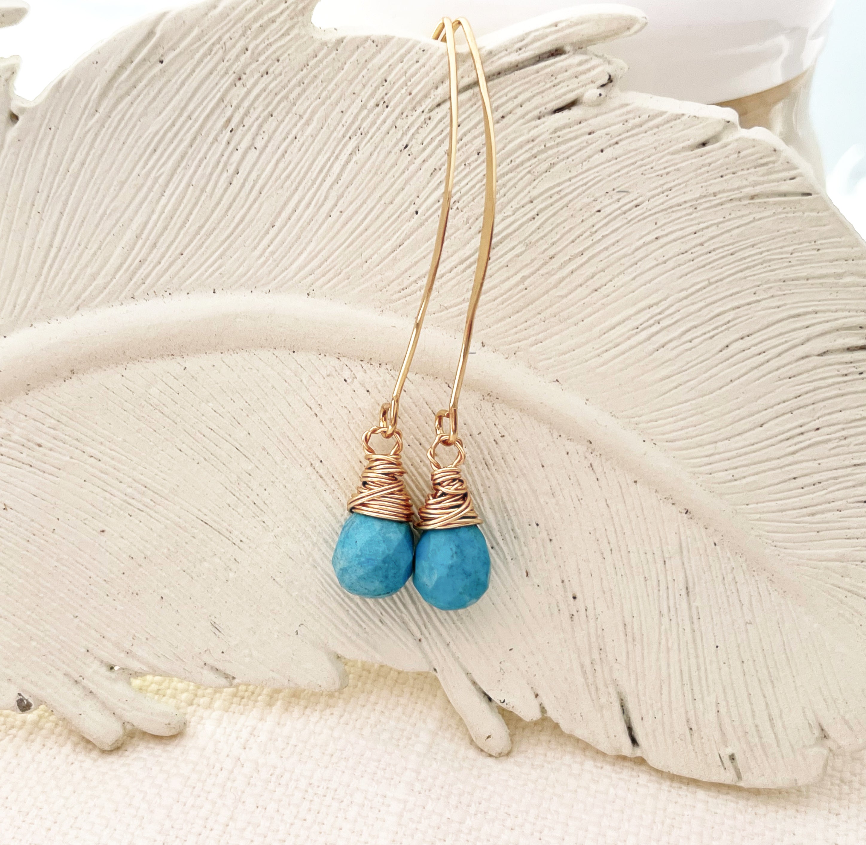 Boucles d'oreilles pendantes en turquoise or 14 carats