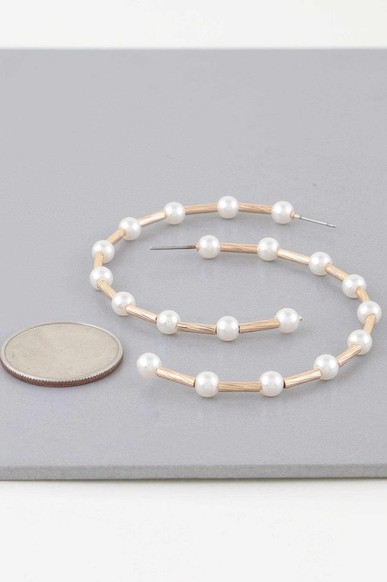 Boucles d'oreilles créoles ouvertes Perle torsadée