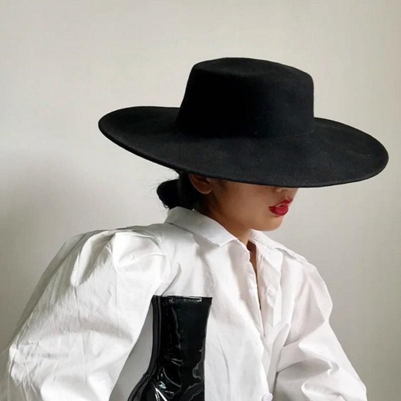 Chapeaux Fedora Style Unique pour Femmes Rétro Nouveau Chapeau à Bords Larges Tendance pour Fête d'Été Chapeau Fedora Grande Taille Chapeaux de Mariage de Luxe Chapeau Haut Plat