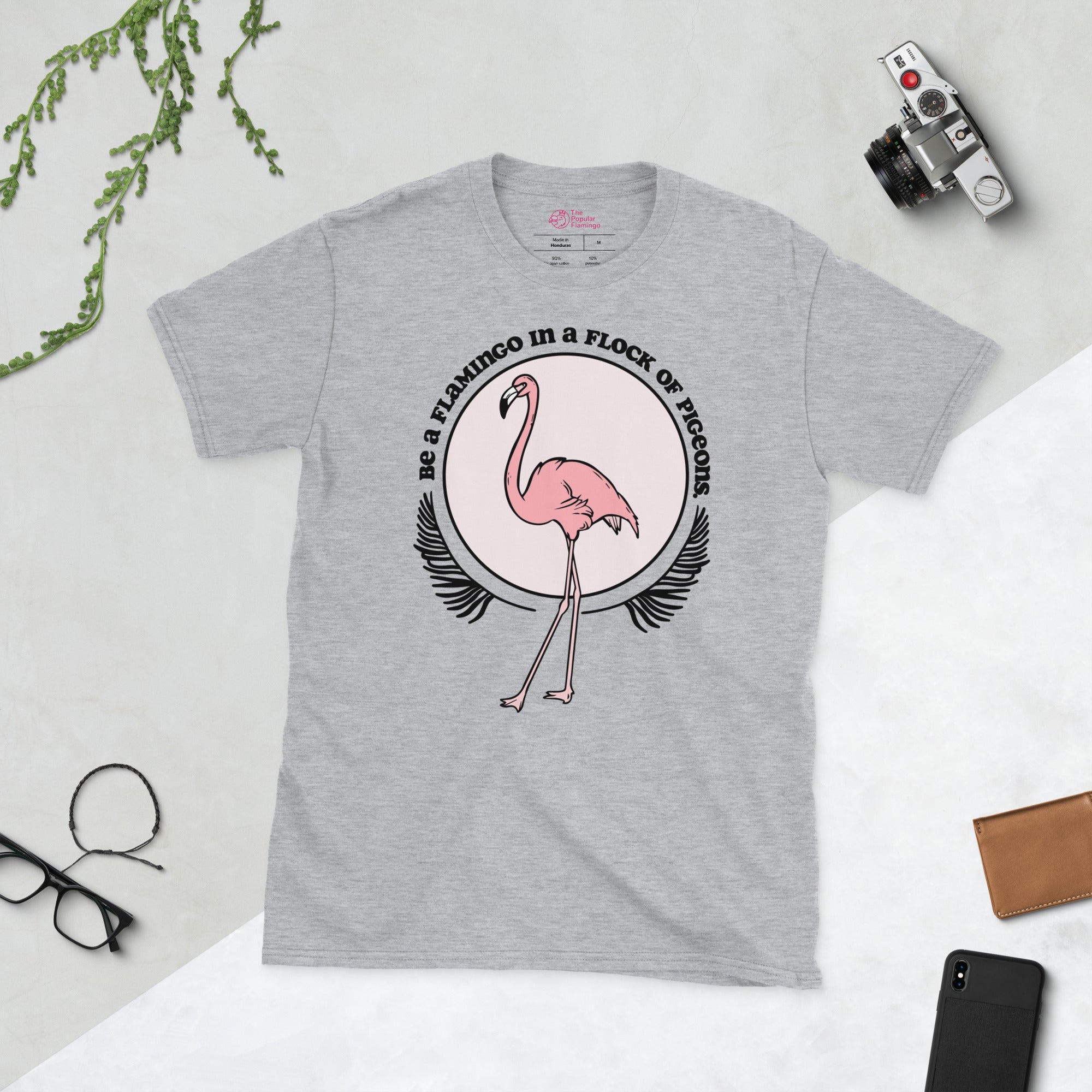 T-shirt Soyez un flamant rose dans un troupeau de pigeons