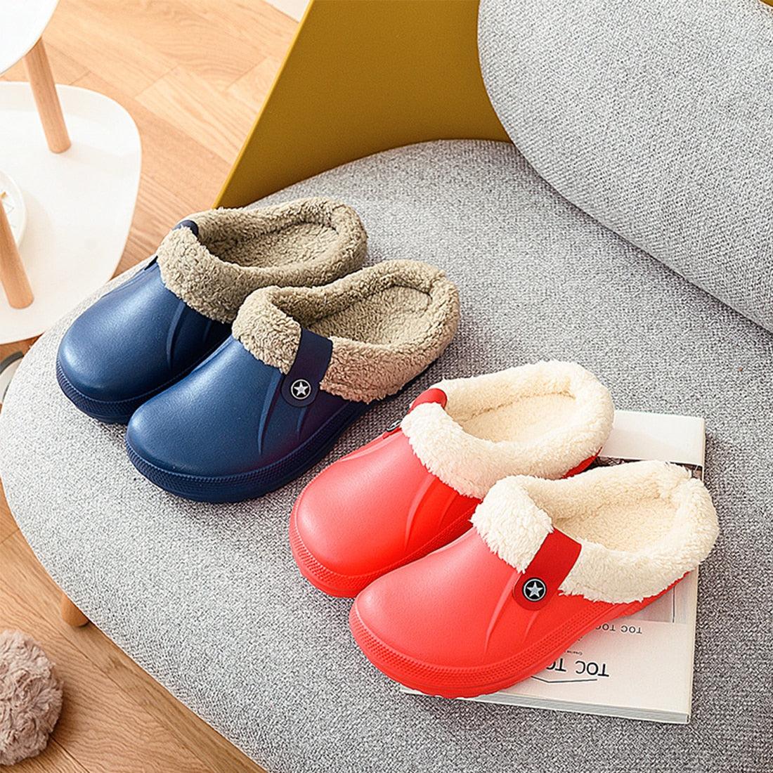 Sabots d'hiver unisexes pour la maison, pantoufles chaudes fourrées pour femmes, nouvelles chaussures de mode, pantoufles d'hiver, chaussures de maison, doublure en polaire chaude, sabots de jardin, sabots d'intérieur et d'extérieur