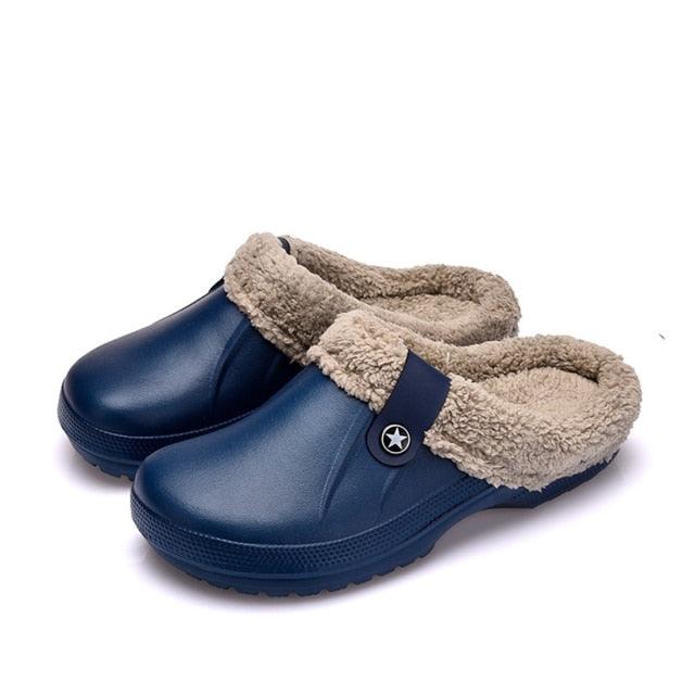 Sabots d'hiver unisexes pour la maison, pantoufles chaudes fourrées pour femmes, nouvelles chaussures de mode, pantoufles d'hiver, chaussures de maison, doublure en polaire chaude, sabots de jardin, sabots d'intérieur et d'extérieur