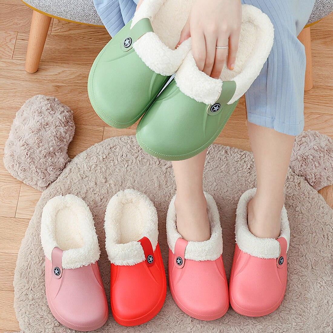 Sabots d'hiver unisexes pour la maison, pantoufles chaudes fourrées pour femmes, nouvelles chaussures de mode, pantoufles d'hiver, chaussures de maison, doublure en polaire chaude, sabots de jardin, sabots d'intérieur et d'extérieur