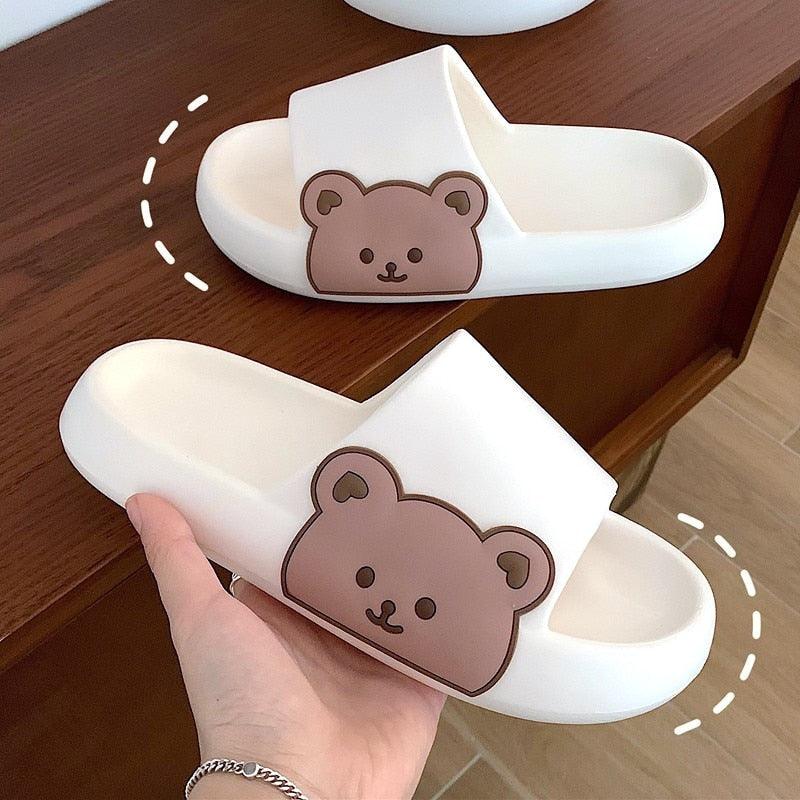 Claques d'été unisexe Tongs d'ours à semelle épaisse Chaussures de salle de bain pour garçons et filles Sandales à semelle épaisse Antidérapantes Claquettes de piscine de plage Style bout ouvert Chaussons d'extérieur pour hommes et femmes