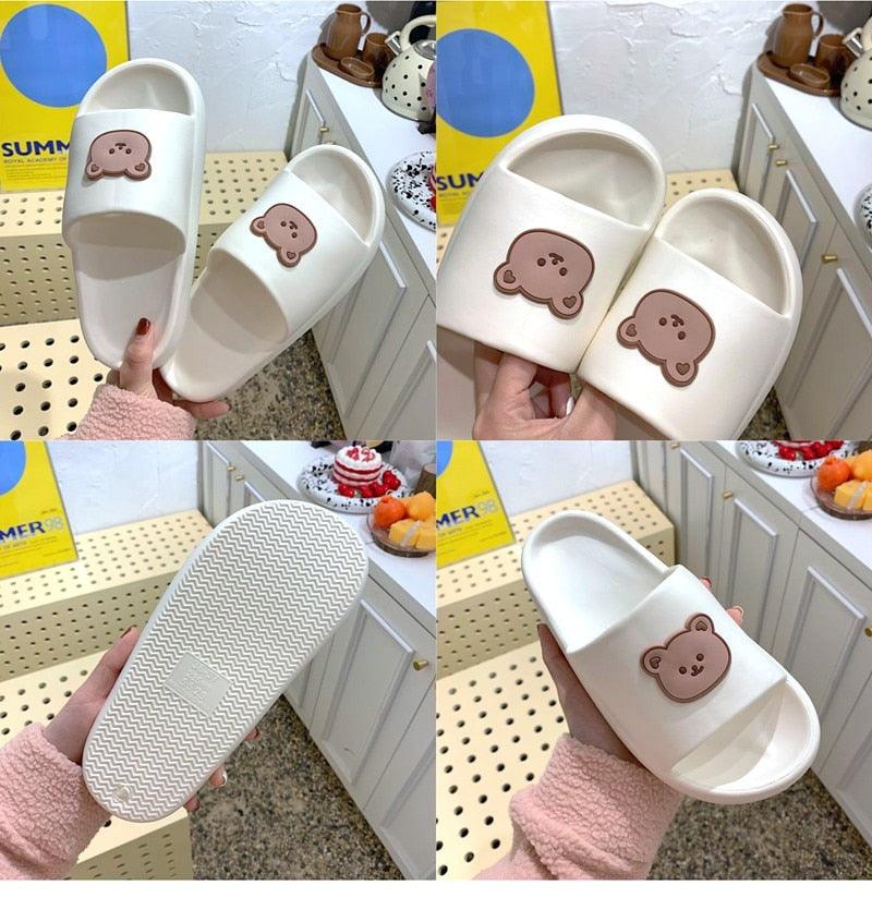 Claques d'été unisexe Tongs d'ours à semelle épaisse Chaussures de salle de bain pour garçons et filles Sandales à semelle épaisse Antidérapantes Claquettes de piscine de plage Style bout ouvert Chaussons d'extérieur pour hommes et femmes