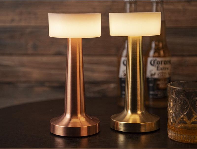 Lampe de bureau à intensité variable USB, lampe de chevet LED tactile avec chargeur sans fil pour hôtel, café, restaurant, veilleuse décorative, lampes de lecture mignonnes pour la décoration de chambre.