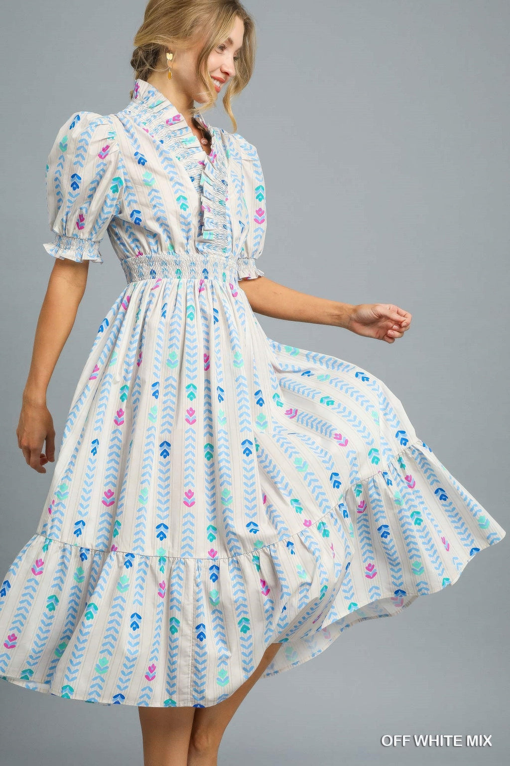Robe midi froncée à volants éclatante