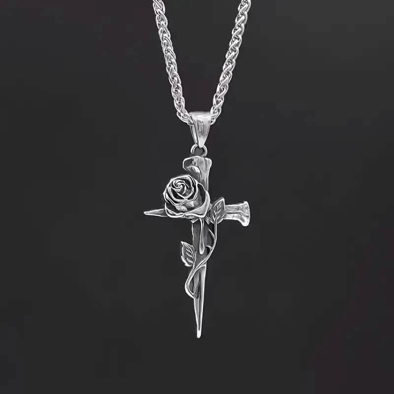 Collier pendentif homme en acier titane d'inspiration vintage - Design unique de chaîne en quille avec accents de croix et de rose