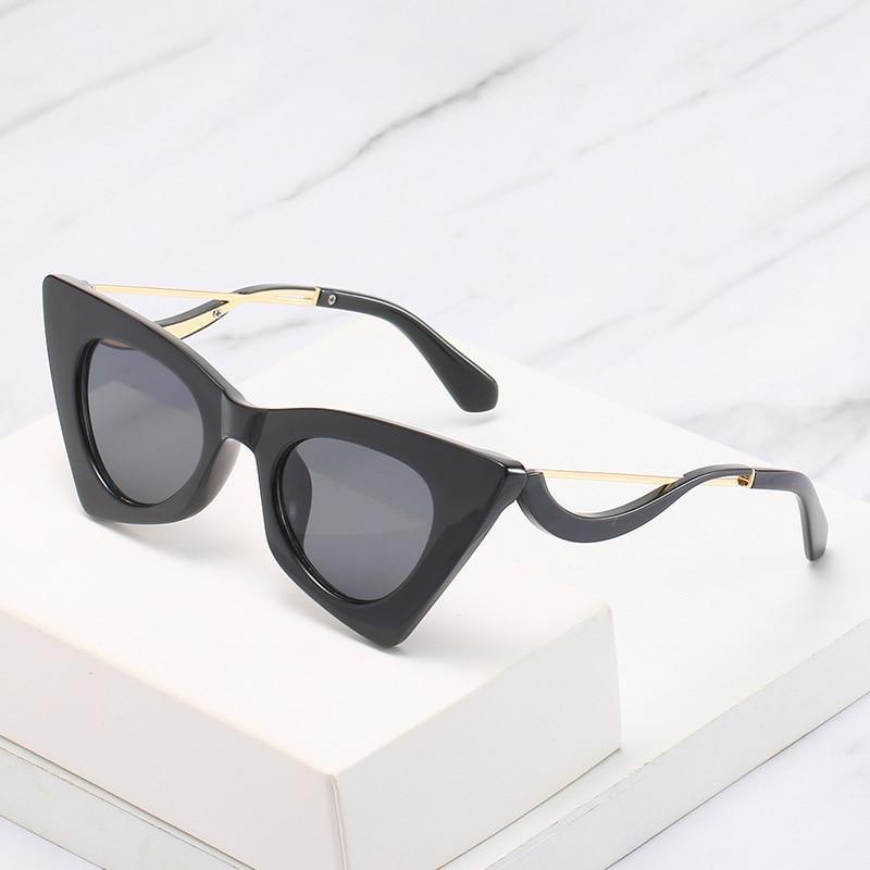 Lunettes de soleil œil de chat carrées vintage, tendance rétro pour femmes, classiques et à la mode, personnalité distinguée et lunettes de soleil coupe-vent dans une boîte rétro tendance, style urbain pour hommes et femmes