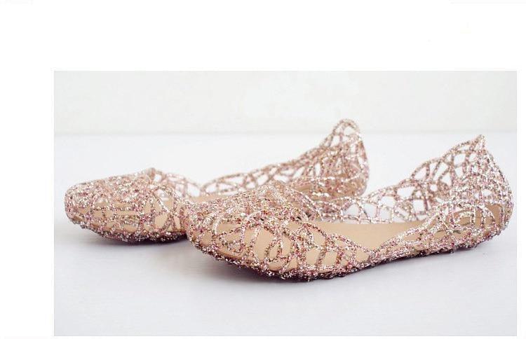 Sandales d'été de mariage pour femmes chaussures respirantes sandales charmantes en cristal chaussures de plage pour femmes chaussures plates à enfiler en cristal d'été doux et creux à paillettes sandales plates à enfiler