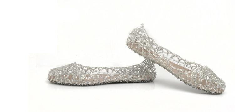 Sandales d'été de mariage pour femmes chaussures respirantes sandales charmantes en cristal chaussures de plage pour femmes chaussures plates à enfiler en cristal d'été doux et creux à paillettes sandales plates à enfiler