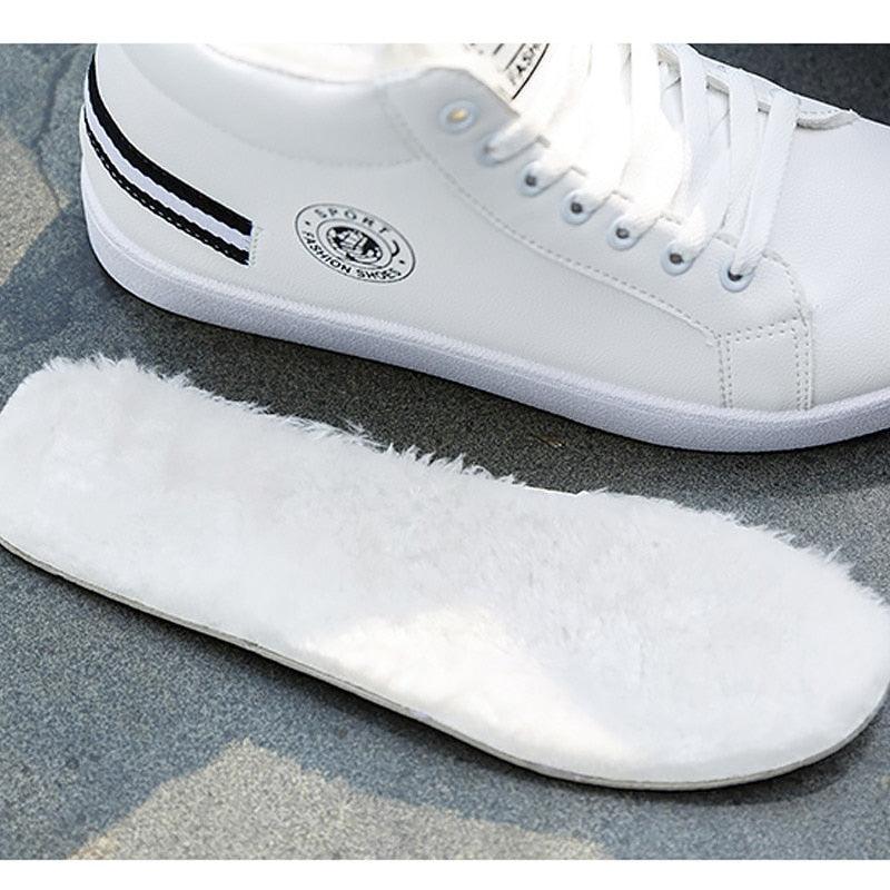 Baskets montantes en cuir confortables pour hommes, chaussures d'hiver en peluche blanches, style tendance, chaussures décontractées, baskets mode, chaussures de marche respirantes et confortables pour hommes