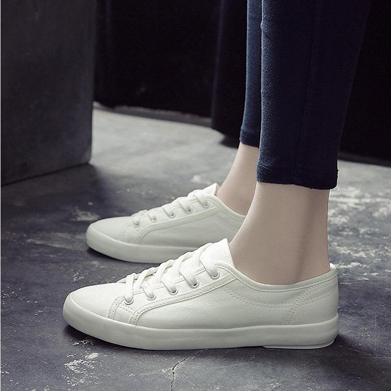 Baskets Blanches d'Été pour Femmes Chaussures en Cuir Blanc et Toile Baskets Tenis Classiques Décontractées en Coton à Enfiler Toile Confortables Chaussures Plates de Marche