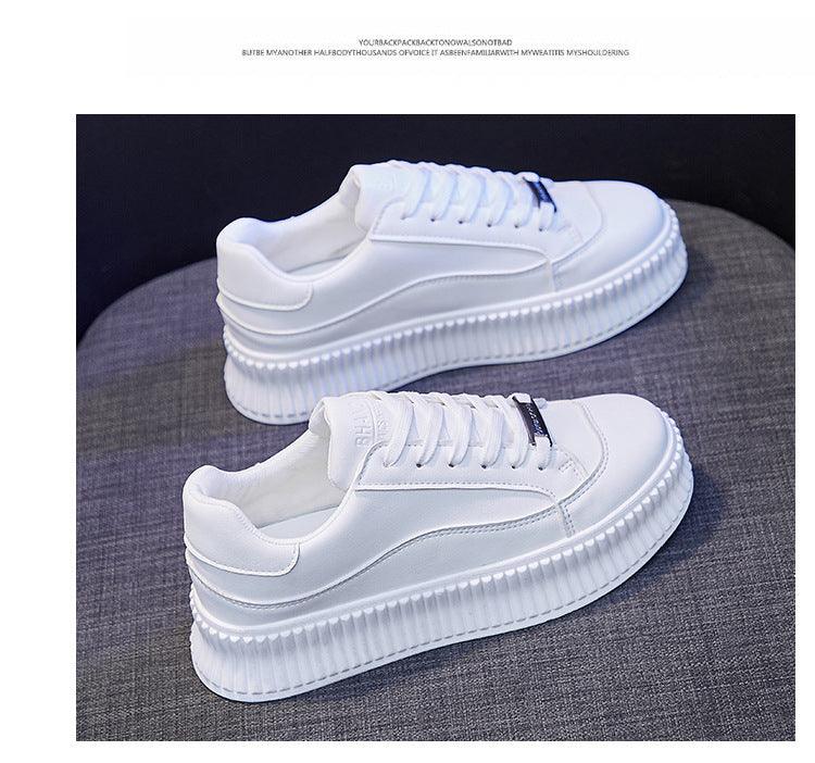 Chaussures épaisses de course de printemps pour femmes blanches Baskets confortables en cuir pour femmes Baskets plates de printemps Baskets vulcanisées d'extérieur à enfiler Baskets de sport à plateforme