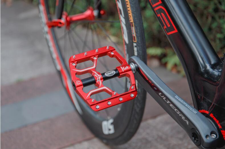 Pédales de vélo de route plates et larges pour VTT, 3 roulements étanches 9/16 po en aluminium avec cales antidérapantes amovibles, pédales plates de VTT en alliage d'aluminium antidérapantes avec 3 roulements pour vélo de route