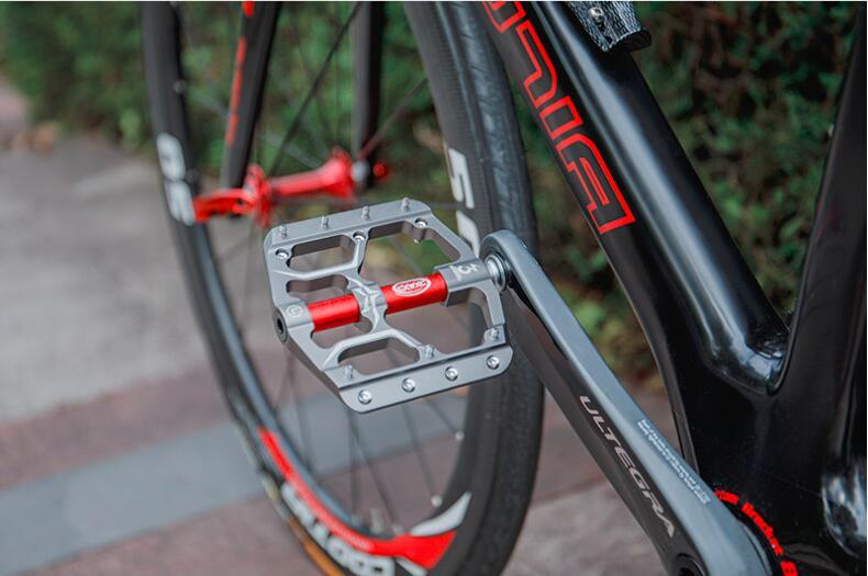 Pédales de vélo de route plates et larges pour VTT, 3 roulements étanches 9/16 po en aluminium avec cales antidérapantes amovibles, pédales plates de VTT en alliage d'aluminium antidérapantes avec 3 roulements pour vélo de route