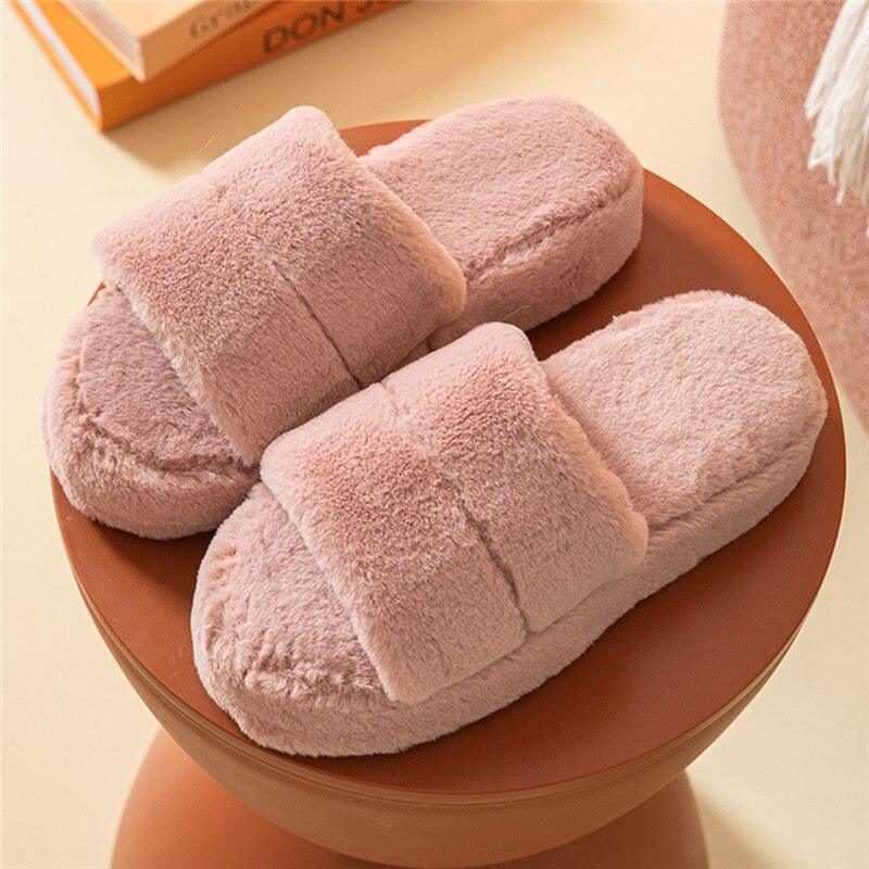 Pantoufles d'hiver pour femmes en peluche, tongs moelleuses, chaussures chaudes à semelle épaisse et douce pour l'intérieur, chaussons à fourrure pour femmes, chaussons fantaisie à bout ouvert en peluche