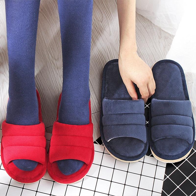 Pantoufles d'hiver femme Chaussons d'intérieur doux Tongs Peluche Chaude Sandales d'hôtel Antidérapantes Chambre Mousse à mémoire de forme Confortables Chaussons à enfiler avec semelle antidérapante