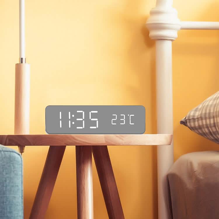 Réveil numérique avec recharge sans fil