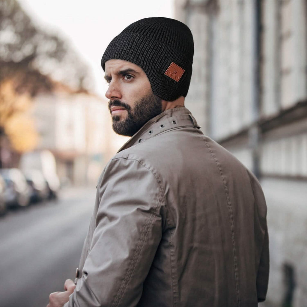 Bonnet sans fil V5.0 avec écouteurs rechargeable par USB