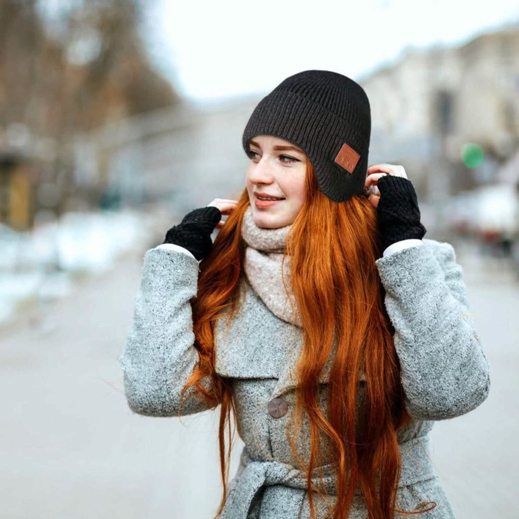 Bonnet sans fil V5.0 avec écouteurs rechargeable par USB