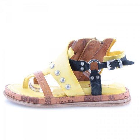 Sandales Femme Plates Décontractées Été Sandales Femme Mode Tongs Sandales Élégantes Chaussures Plateforme en Cuir Synthétique Claquettes Mode Sandales Légères Tapis de Yoga Athlétique Femmes Claquettes à Coussin Épais à Enfiler