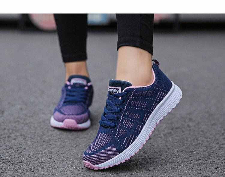Chaussures plates en maille respirante pour femmes, baskets blanches décontractées, chaussures de sport vulcanisées pour femmes, nouvelles chaussures de marche et de tennis d'été