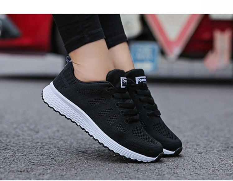 Chaussures plates en maille respirante pour femmes, baskets blanches décontractées, chaussures de sport vulcanisées pour femmes, nouvelles chaussures de marche et de tennis d'été
