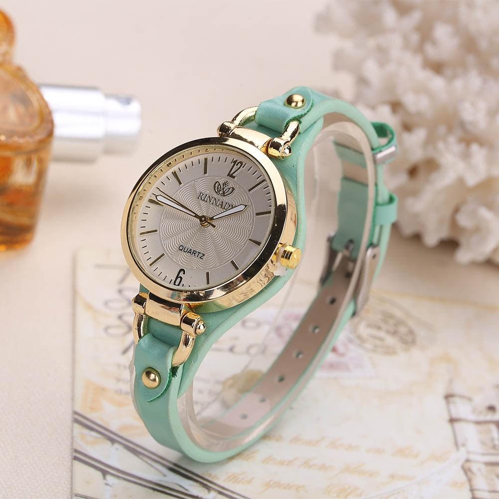 Montres décontractées pour femmes Cadran rond Bracelet en cuir PU Montre-bracelet analogique à quartz Montre de luxe à la mode Montres unisexes Bracelet en cuir Montre-bracelet analogique à quartz