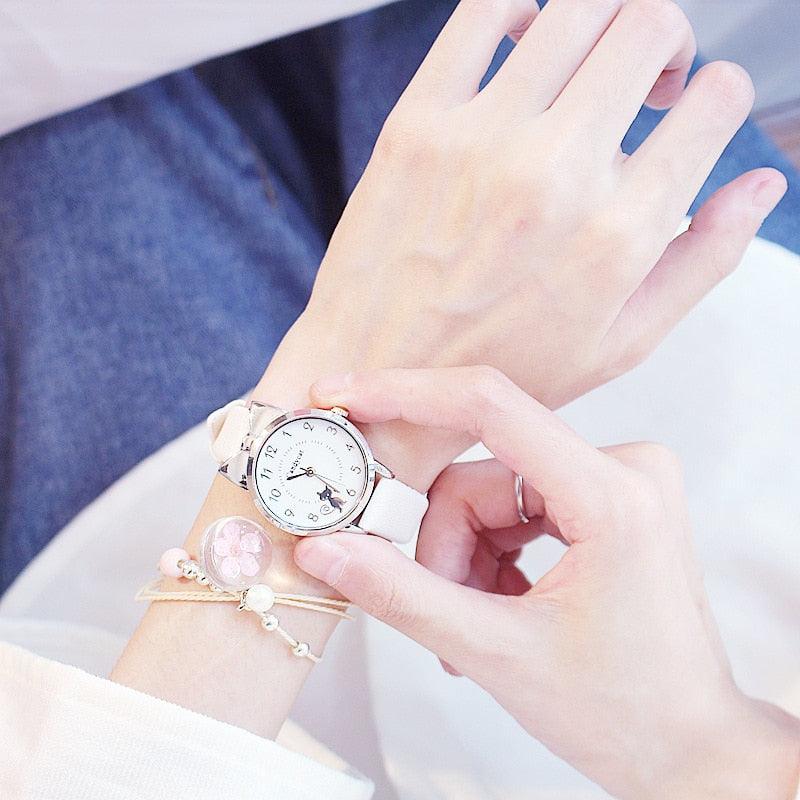 Ensemble de montres charmantes pour femmes, bracelet en cuir rose, montre étudiante, montre pour enfants avec bracelet en cuir motif chat noir et cadran rond, montres à quartz pour femmes, cadran chat avec montre à quartz à cadran en acier inoxydable