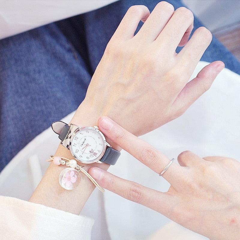 Ensemble de montres charmantes pour femmes, bracelet en cuir rose, montre étudiante, montre pour enfants avec bracelet en cuir motif chat noir et cadran rond, montres à quartz pour femmes, cadran chat avec montre à quartz à cadran en acier inoxydable