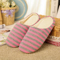 Pantoufles d'intérieur pour femmes Chaussons en peluche chauds pour la maison Automne Hiver Femme Maison Appartement Chausson doux Pantoufles silencieuses Semelle intérieure en polaire moelleuse Chaussons duveteux pour la maison et la chambre à coucher