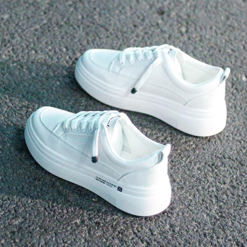Baskets en cuir pour femmes, mode, respirantes, chaussures vulcanisées, chaussures décontractées pour femmes, baskets blanches modernes pour femmes, chaussures plates, chaussures respirantes pour filles, chaussures de marche blanches modernes à lacets