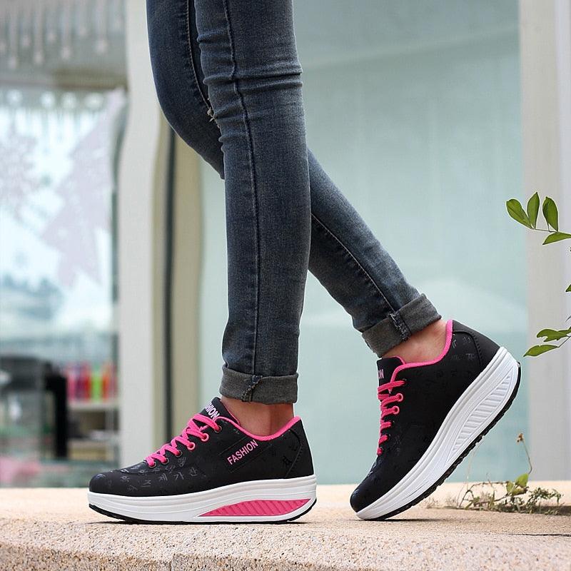 Baskets modernes pour femmes, rehaussant la taille, plateformes, à lacets, chaussures de marche en cuir, baskets de mode respirantes, chaussures vulcanisées, baskets de sport décontractées pour femmes