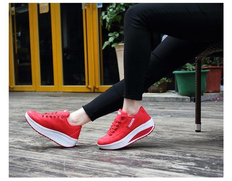Baskets modernes pour femmes, rehaussant la taille, plateformes, à lacets, chaussures de marche en cuir, baskets de mode respirantes, chaussures vulcanisées, baskets de sport décontractées pour femmes