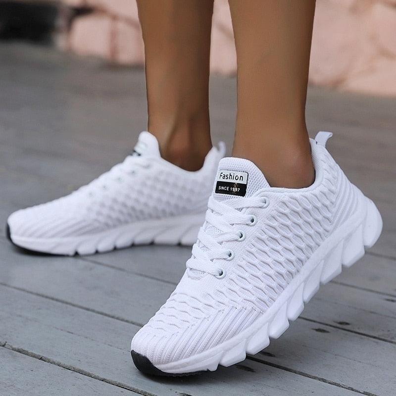 Baskets de course pour femmes Chaussures plates respirantes pour femmes Baskets décontractées légères à lacets Baskets légères décontractées d'extérieur en maille respirante Baskets de sport à la mode pour femmes