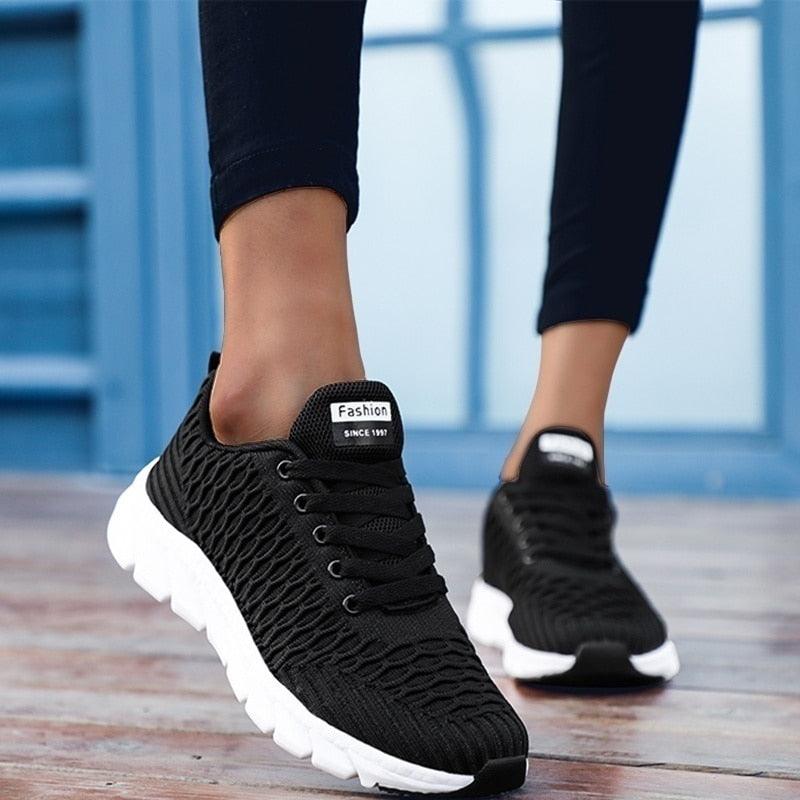 Baskets de course pour femmes Chaussures plates respirantes pour femmes Baskets décontractées légères à lacets Baskets légères décontractées d'extérieur en maille respirante Baskets de sport à la mode pour femmes