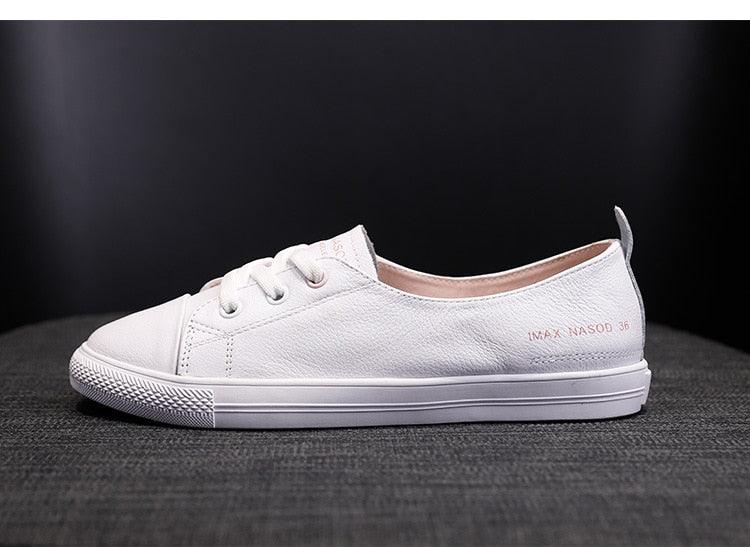 Baskets en cuir véritable pour femmes Chaussures de sport décontractées à la mode Chaussures vulcanisées pour femmes Chaussures plates d'été en cuir pour femmes Baskets décontractées à lacets blanches à la mode