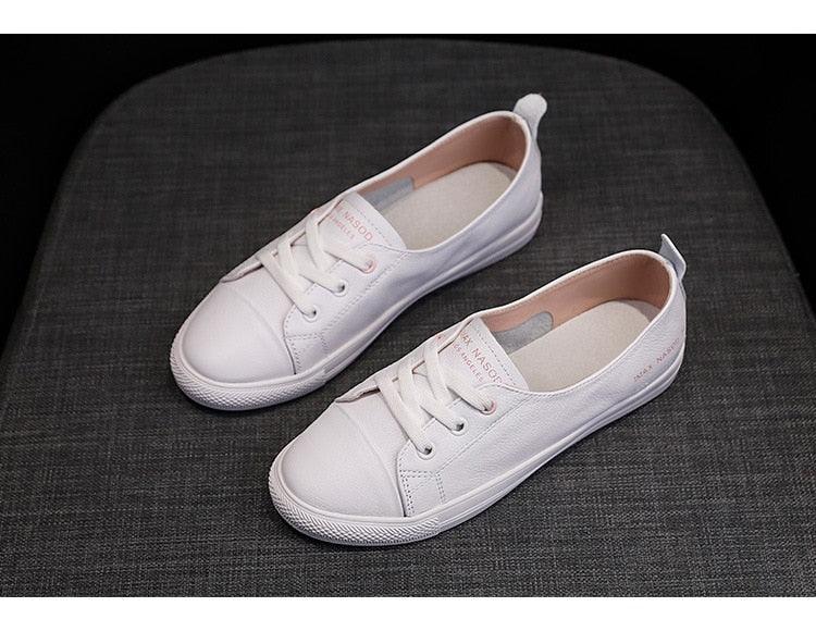 Baskets en cuir véritable pour femmes Chaussures de sport décontractées à la mode Chaussures vulcanisées pour femmes Chaussures plates d'été en cuir pour femmes Baskets décontractées à lacets blanches à la mode
