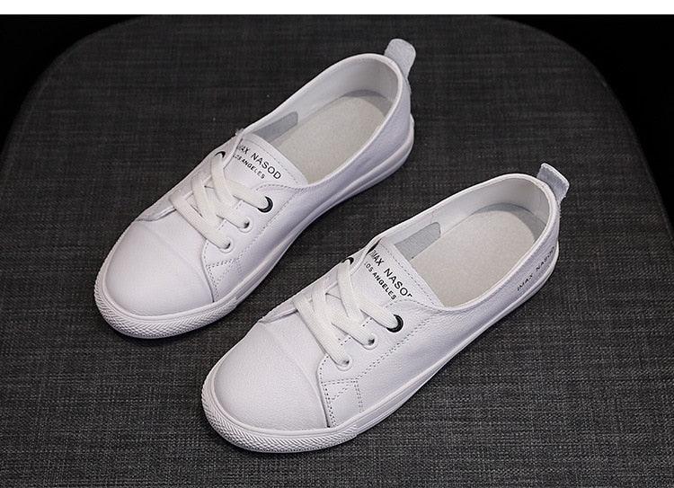 Baskets en cuir véritable pour femmes Chaussures de sport décontractées à la mode Chaussures vulcanisées pour femmes Chaussures plates d'été en cuir pour femmes Baskets décontractées à lacets blanches à la mode
