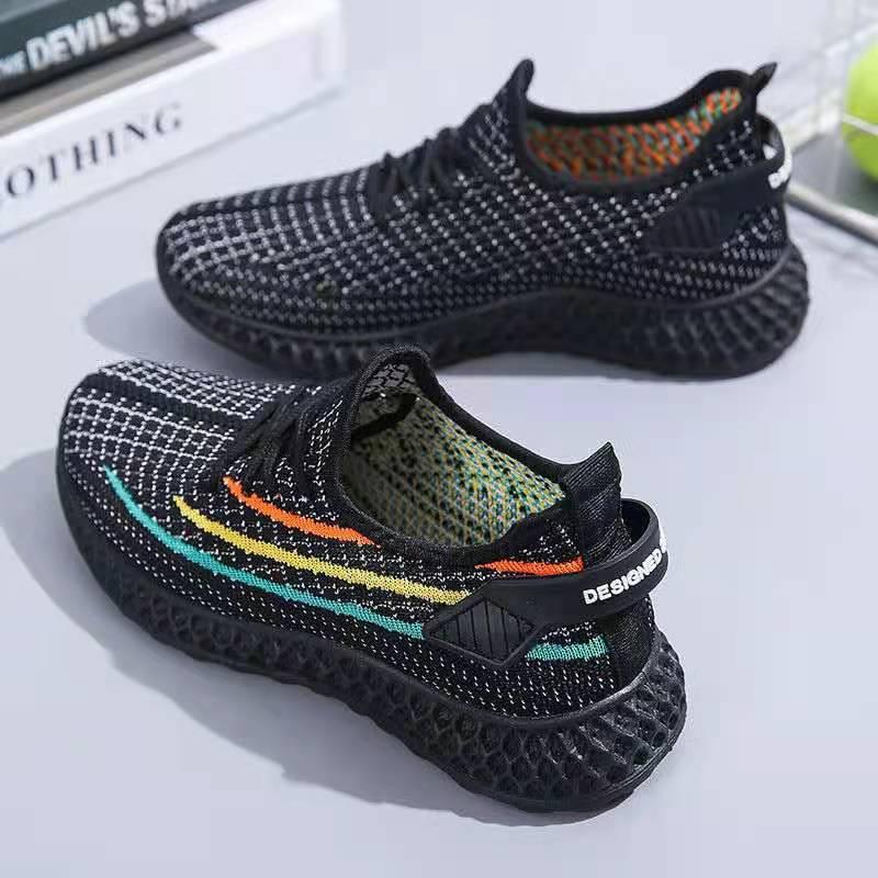 Chaussures de course pour femmes d'été en tissu tissé Sneakers de sport mode décontractée Chaussures de marche en maille respirante antidérapantes légères et respirantes Chaussures de course en maille au design confortable