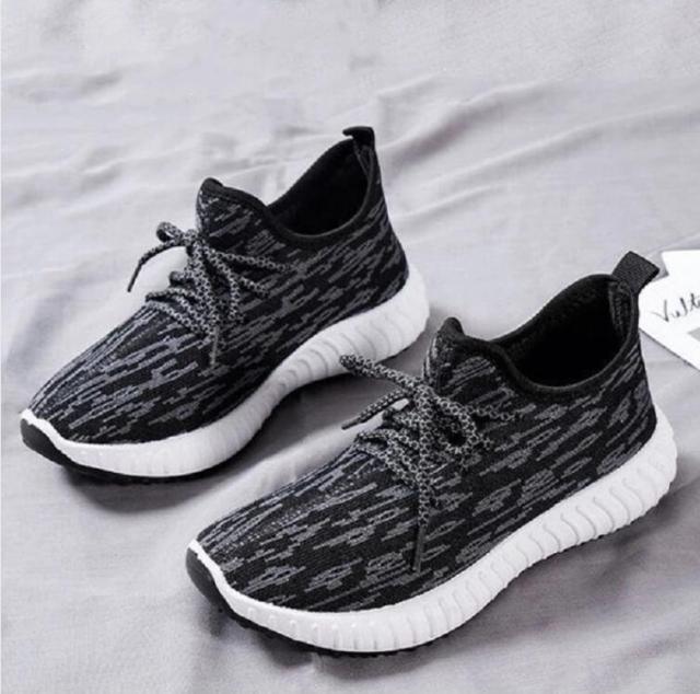 Chaussures de course pour femmes d'été en tissu tissé Sneakers de sport mode décontractée Chaussures de marche en maille respirante antidérapantes légères et respirantes Chaussures de course en maille au design confortable