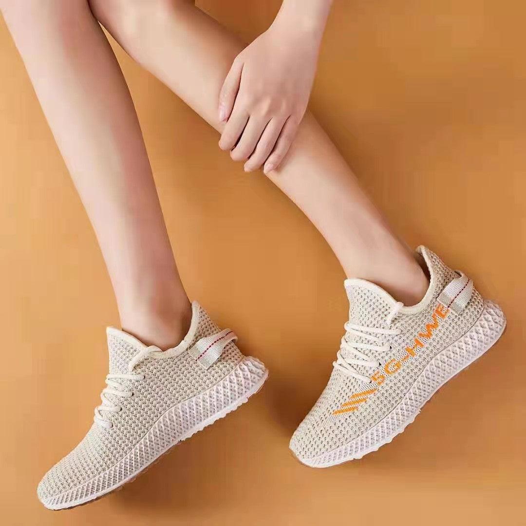 Chaussures de course pour femmes d'été en tissu tissé Sneakers de sport mode décontractée Chaussures de marche en maille respirante antidérapantes légères et respirantes Chaussures de course en maille au design confortable