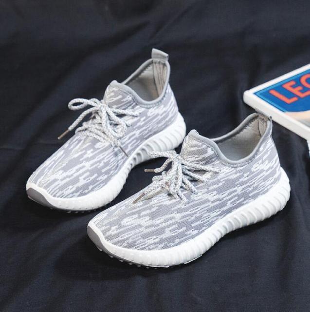 Chaussures de course pour femmes d'été en tissu tissé Sneakers de sport mode décontractée Chaussures de marche en maille respirante antidérapantes légères et respirantes Chaussures de course en maille au design confortable