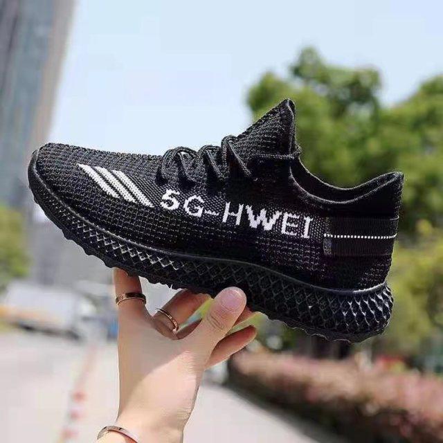 Chaussures de course pour femmes d'été en tissu tissé Sneakers de sport mode décontractée Chaussures de marche en maille respirante antidérapantes légères et respirantes Chaussures de course en maille au design confortable